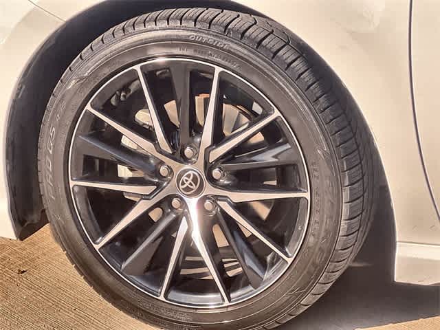 Thumbnail: 2022 Toyota Camry - 9