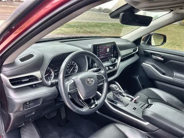 Thumbnail: 2021 Toyota Highlander - 15