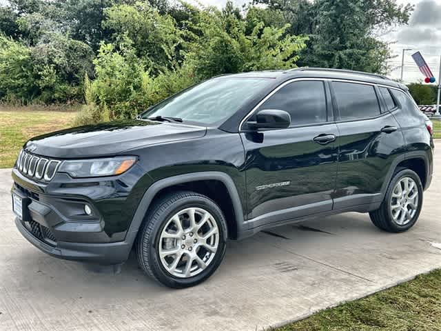 Used 2022 Jeep Compass Latitude Lux with VIN 3C4NJDFB1NT194115 for sale in Grapevine, TX