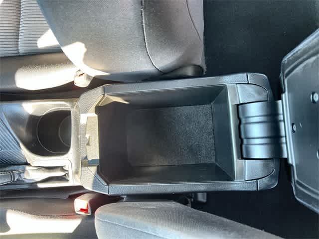 Thumbnail: 2013 Toyota RAV4 - 27