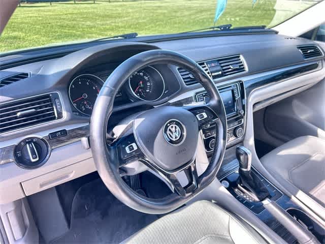 Thumbnail: 2018 Volkswagen Passat - 15