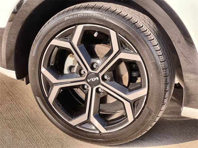 Thumbnail: 2023 Kia Niro - 9