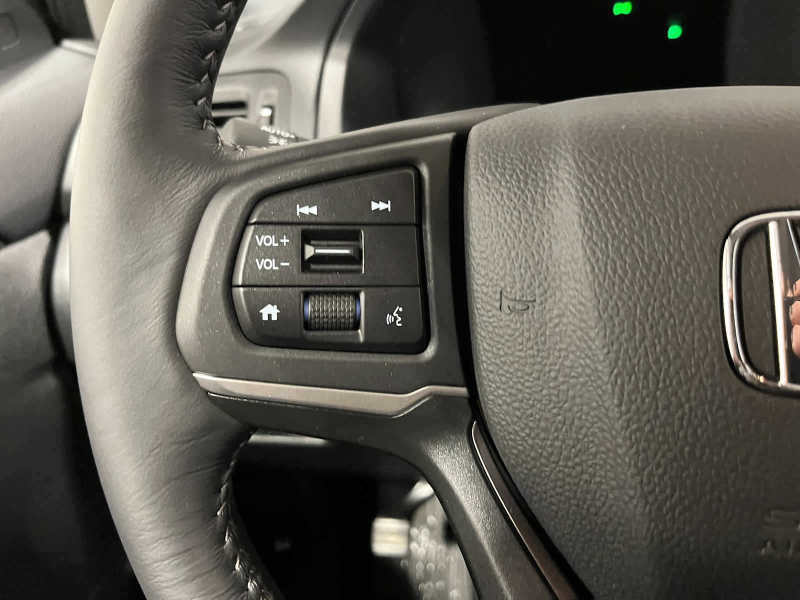 Thumbnail: 2025 Honda Ridgeline - 16