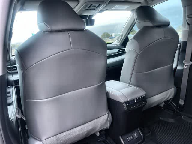 Thumbnail: 2023 Toyota Highlander - 13