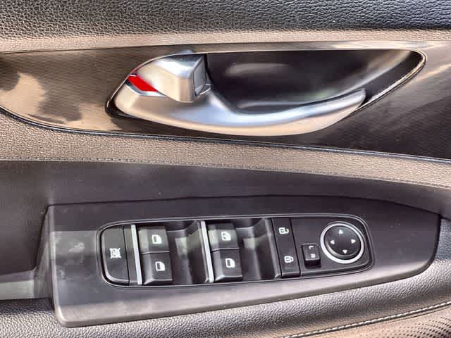 Thumbnail: 2022 Kia Forte - 30