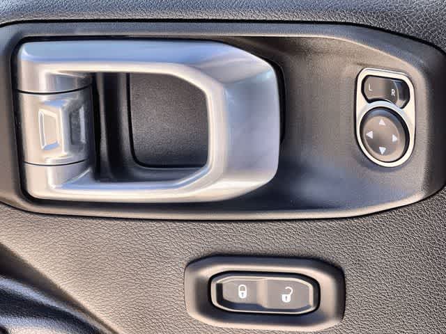 Thumbnail: 2022 Jeep Gladiator - 31