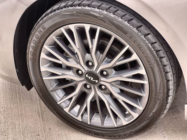 Thumbnail: 2022 Kia Forte - 9