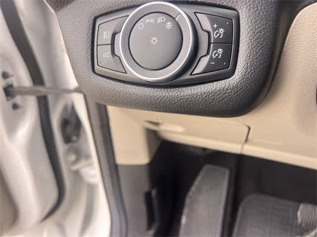 2017 Ford Escape Titanium 29