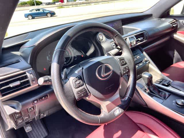 Thumbnail: 2018 Lexus IS - 15