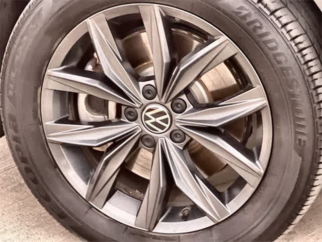Thumbnail: 2022 Volkswagen Tiguan - 9