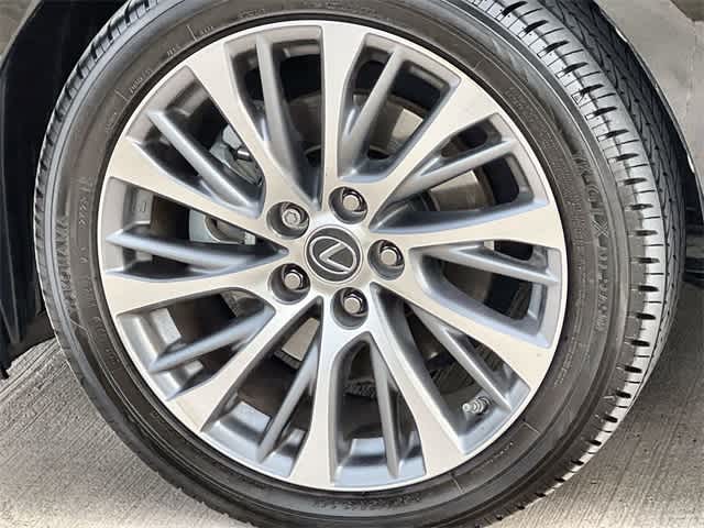 Thumbnail: 2019 Lexus ES - 9