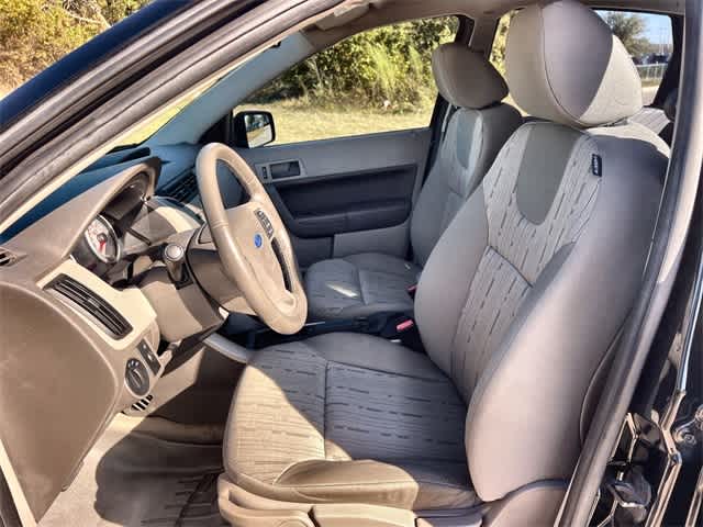 Thumbnail: 2009 Ford Focus - 11