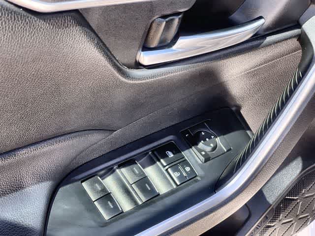 Thumbnail: 2022 Toyota RAV4 - 30