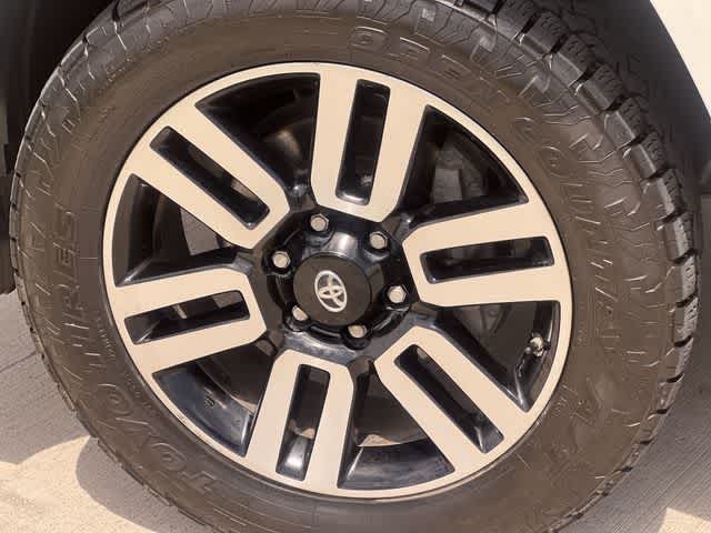 Thumbnail: 2015 Toyota 4Runner - 9