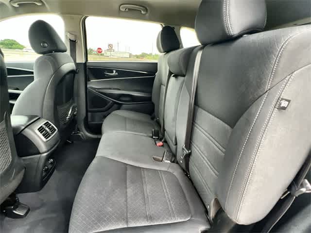 2020 Kia Sorento LX 14