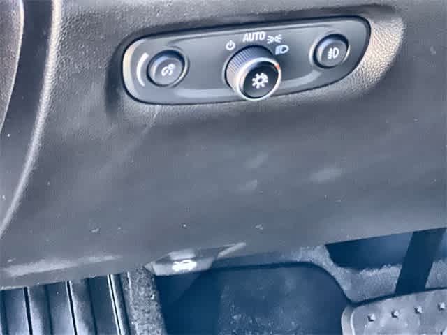 Thumbnail: 2021 Chevrolet Traverse - 29