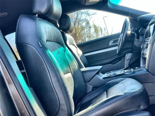 Thumbnail: 2016 Ford Explorer - 12