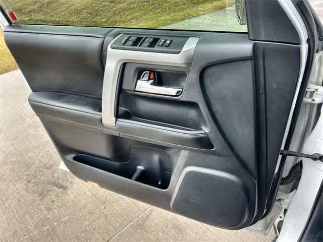 Thumbnail: 2014 Toyota 4Runner - 30