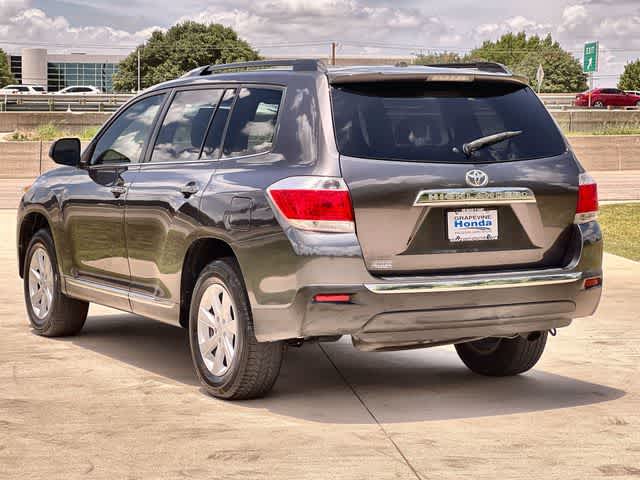 Thumbnail: 2012 Toyota Highlander - 4