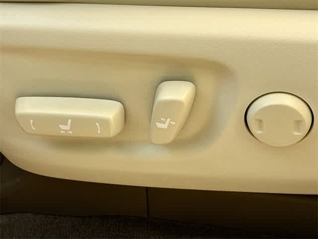 Thumbnail: 2019 Lexus GX - 31