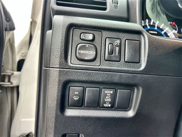 Thumbnail: 2014 Toyota 4Runner - 29