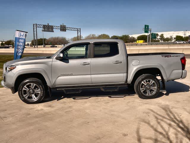 Thumbnail: 2019 Toyota Tacoma - 4