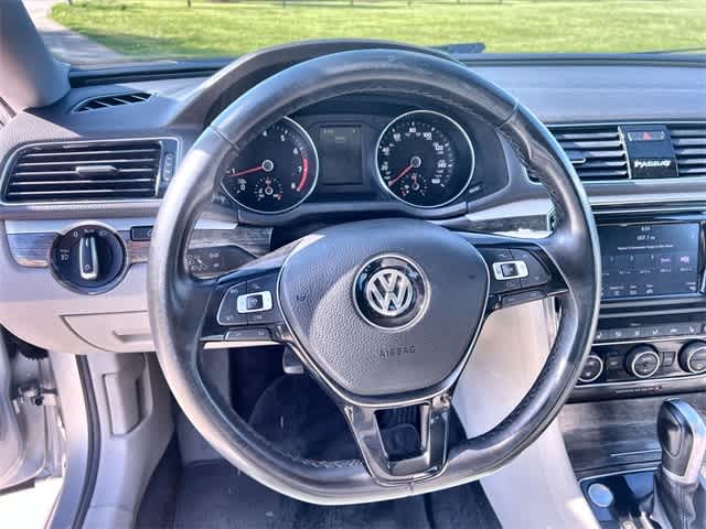 Thumbnail: 2018 Volkswagen Passat - 17