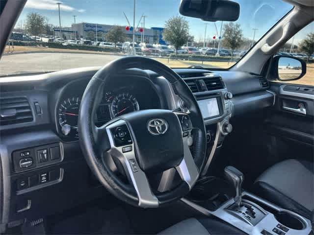 Thumbnail: 2015 Toyota 4Runner - 15