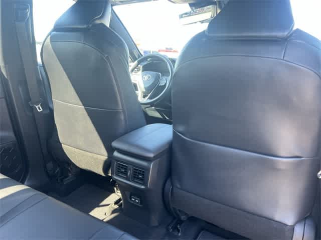 Thumbnail: 2022 Toyota RAV4 - 13