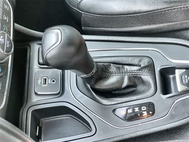 Thumbnail: 2021 Jeep Cherokee - 16