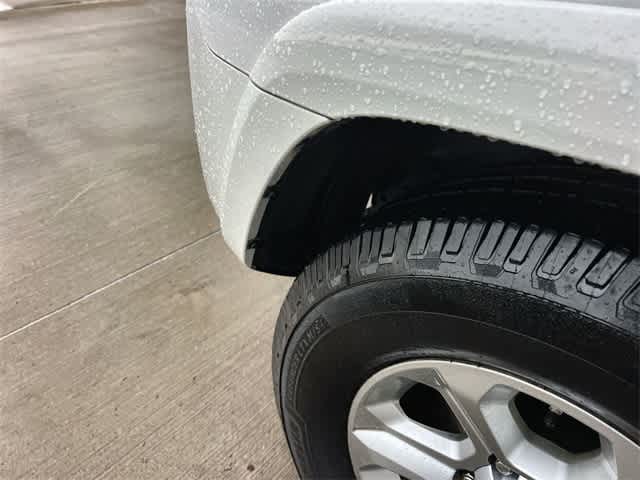 Thumbnail: 2014 Toyota 4Runner - 23