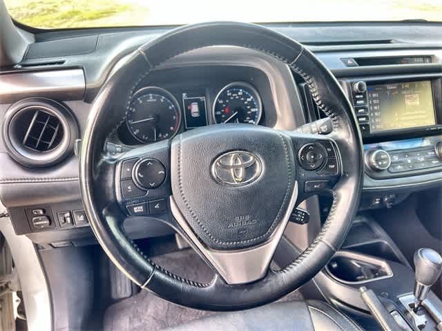 Thumbnail: 2018 Toyota RAV4 - 17