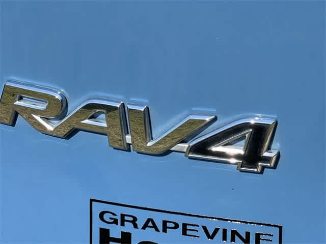 Thumbnail: 2022 Toyota RAV4 - 8