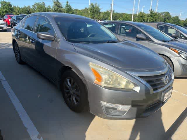 Thumbnail: 2015 Nissan Altima - 12