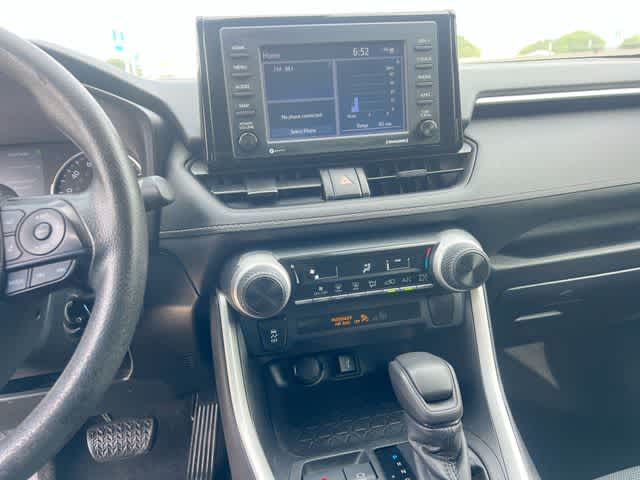 Thumbnail: 2021 Toyota RAV4 - 18