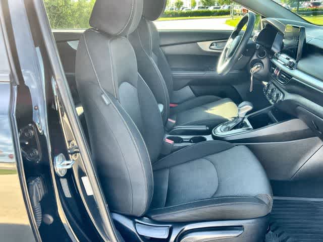 Thumbnail: 2023 Kia Forte - 12