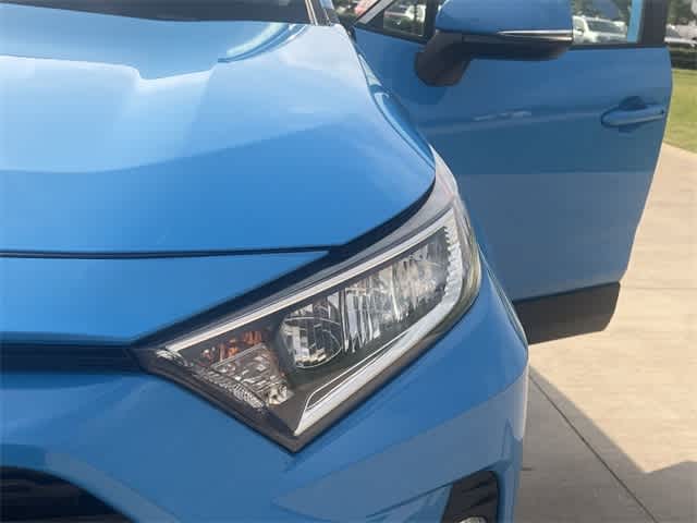 2021 Toyota RAV4 XLE 24