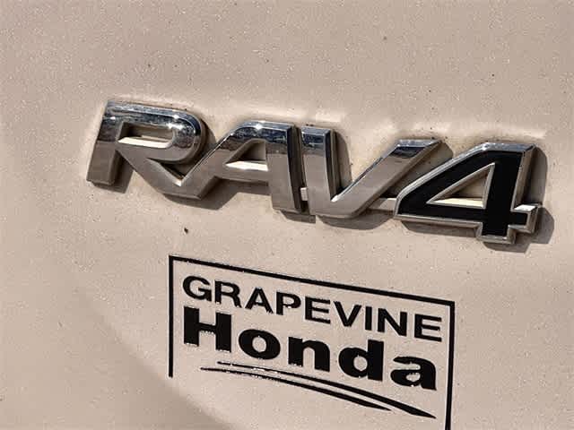 Thumbnail: 2013 Toyota RAV4 - 8