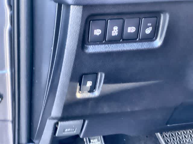 Thumbnail: 2022 Lexus GX - 29