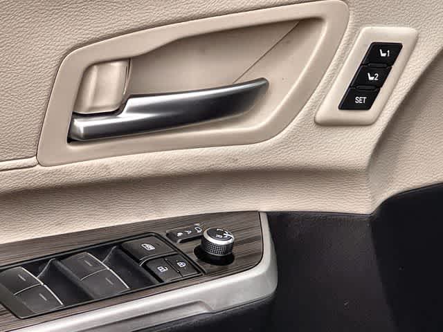 Thumbnail: 2024 Toyota Sienna - 30