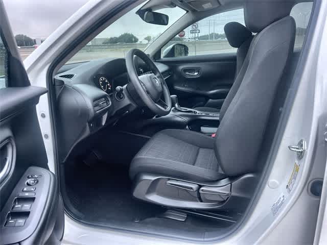 2025 Honda HR-V LX photo 3