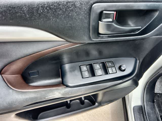 Thumbnail: 2018 Toyota Highlander - 29