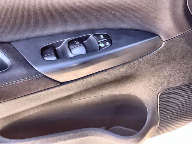 Thumbnail: 2015 Nissan Sentra - 30