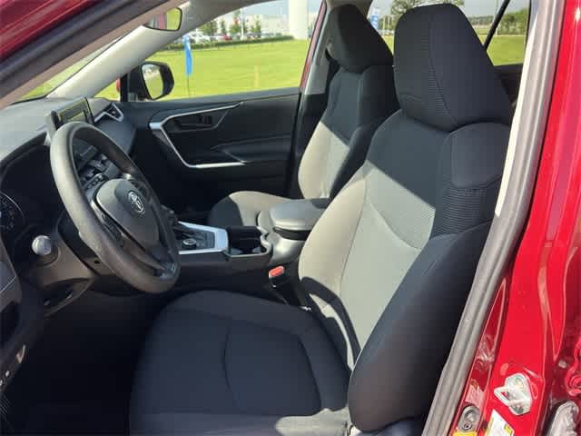 2021 Toyota RAV4 LE 11