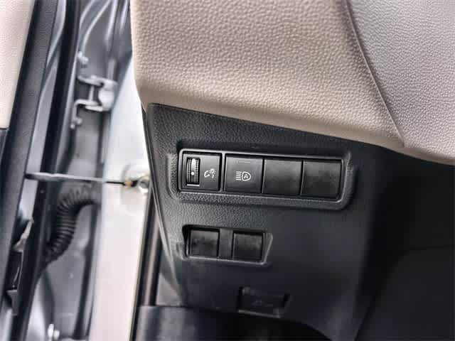 Thumbnail: 2022 Toyota Corolla Cross - 29