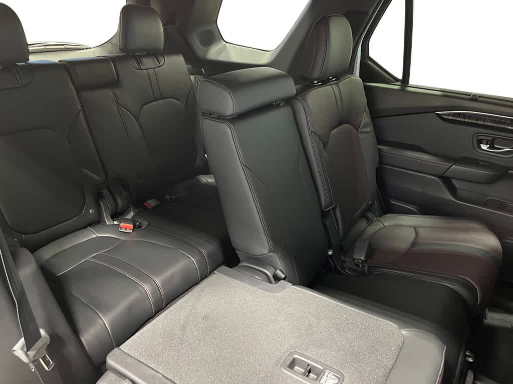 2025 Honda Pilot Black Edition 28