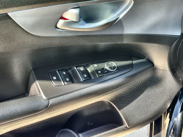 Thumbnail: 2023 Kia Forte - 29
