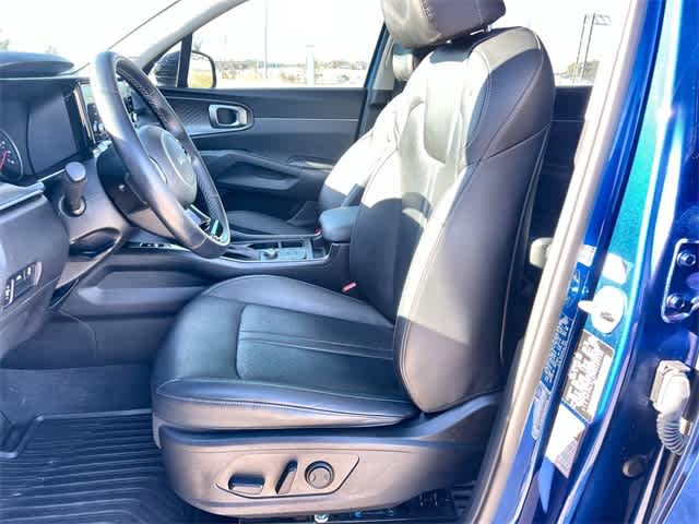 Thumbnail: 2023 Kia Sorento - 11