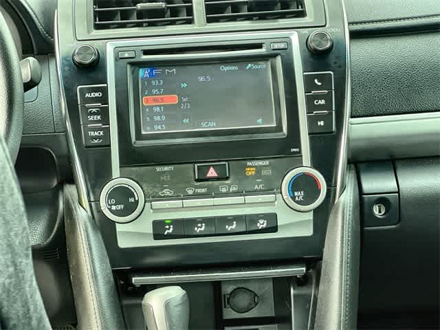 Thumbnail: 2012 Toyota Camry - 18