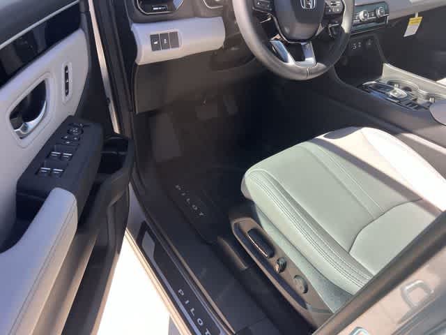 Thumbnail: 2025 Honda Pilot - 3